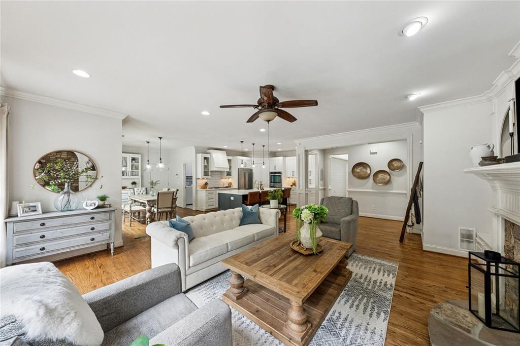 HICKORY HILL ESTATES - Residential