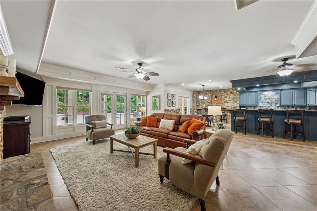 HICKORY HILL ESTATES - Residential