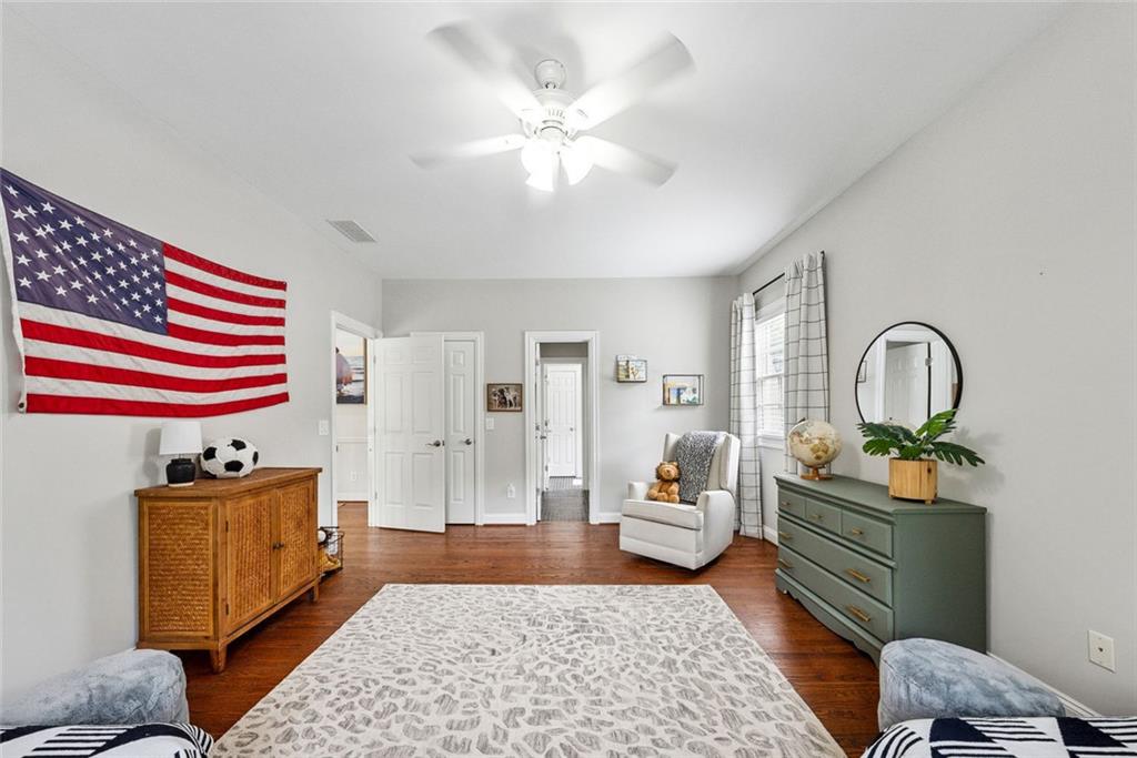 HICKORY HILL ESTATES - Residential