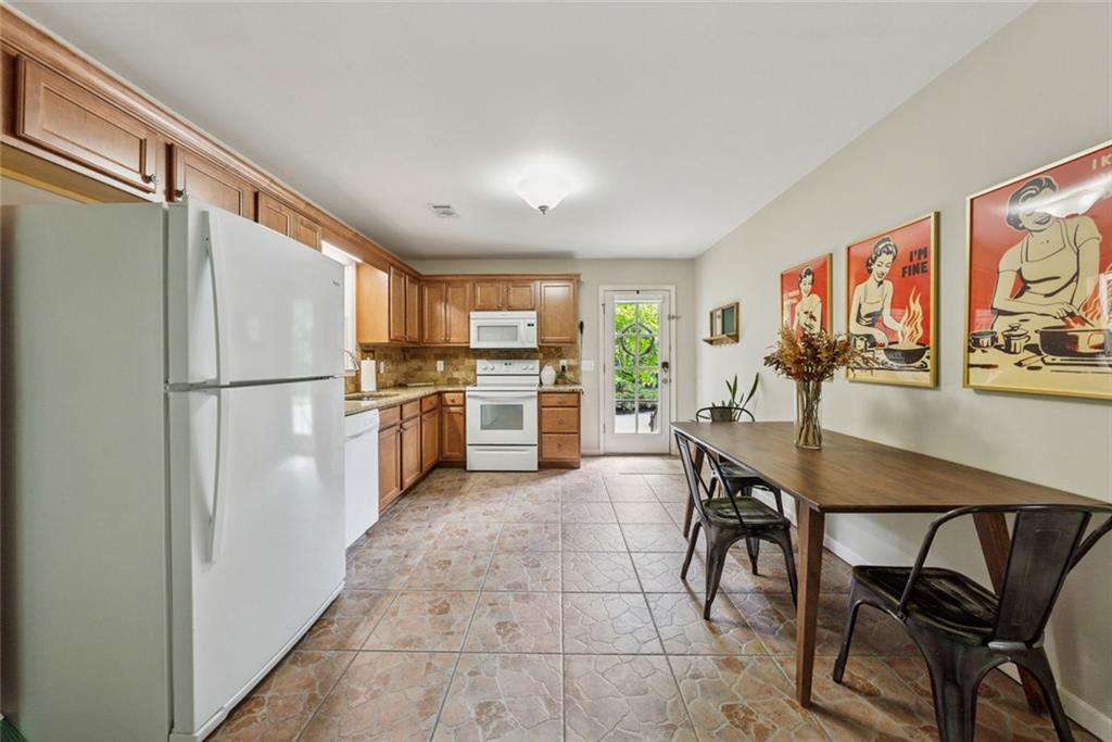 HICKORY HILL ESTATES - Residential