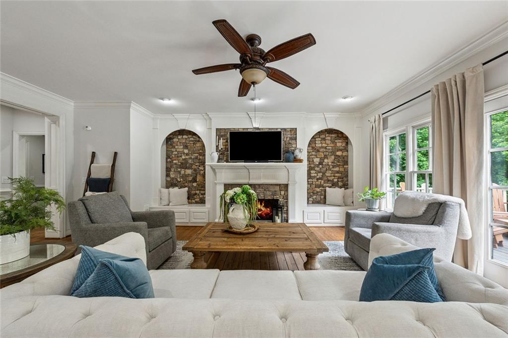 HICKORY HILL ESTATES - Residential