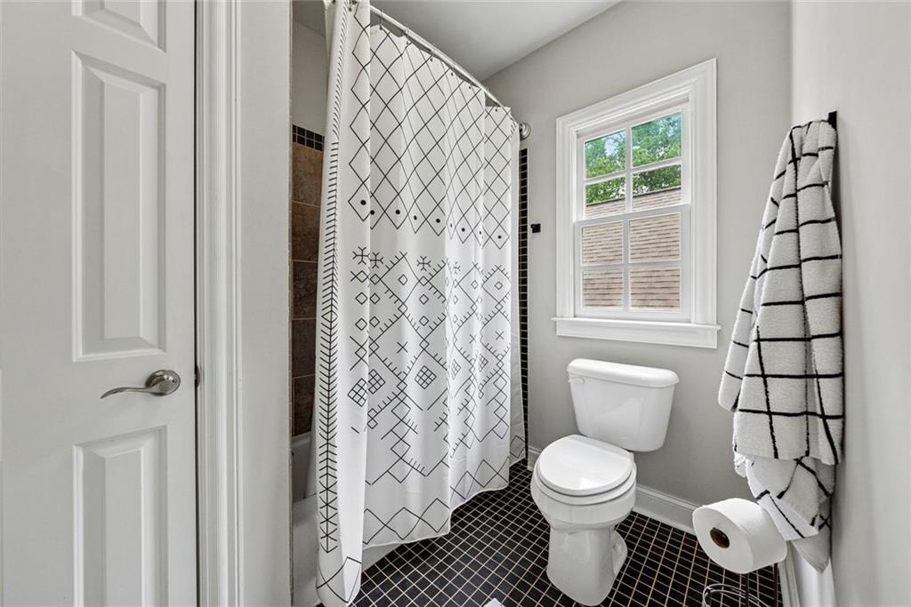 HICKORY HILL ESTATES - Residential