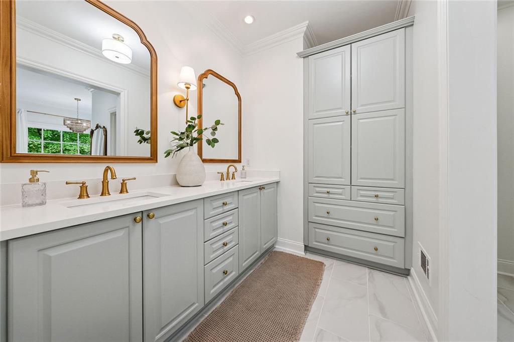 HICKORY HILL ESTATES - Residential