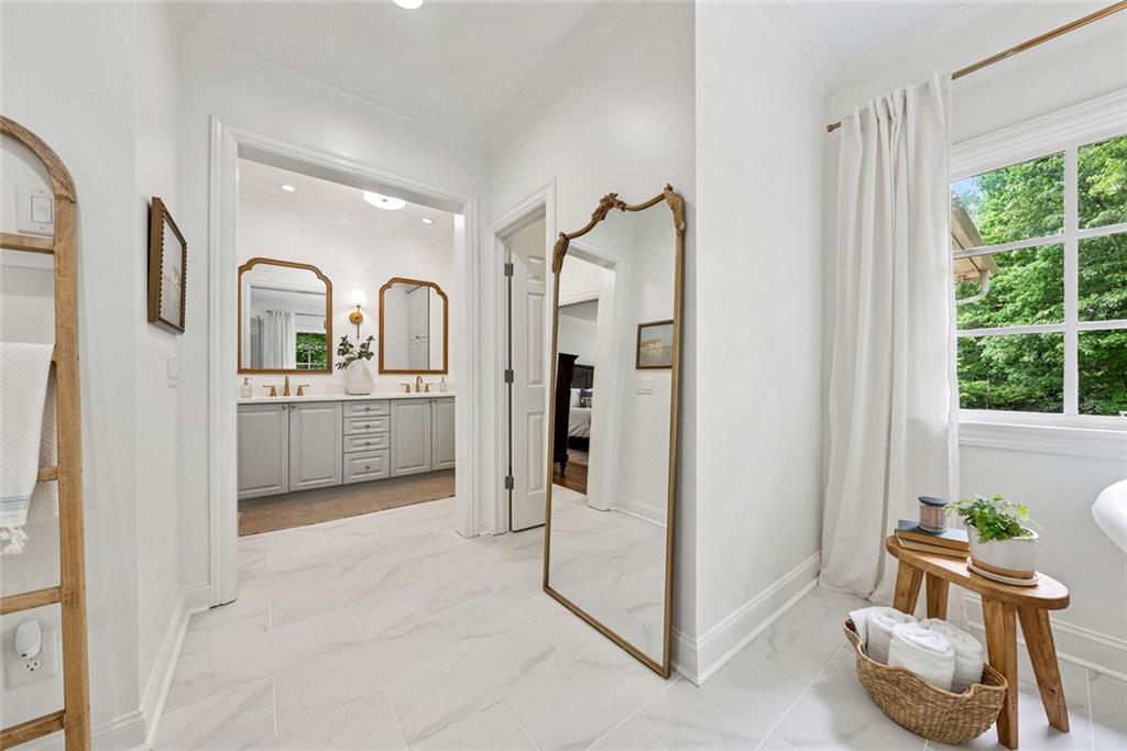 HICKORY HILL ESTATES - Residential