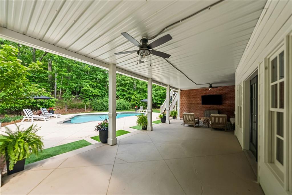 HICKORY HILL ESTATES - Residential