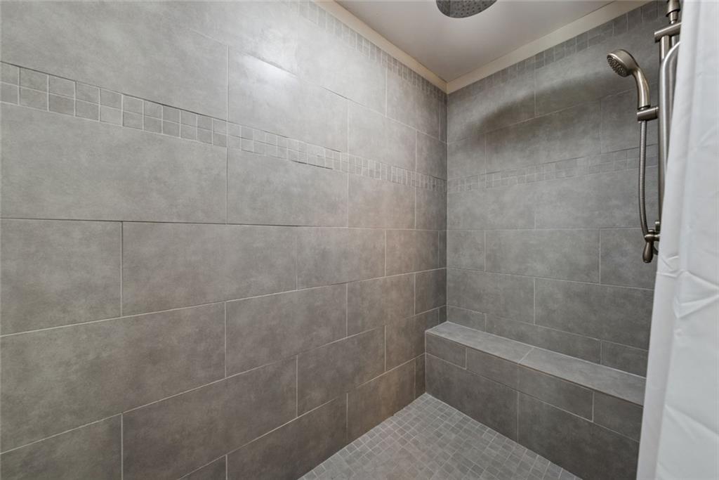 HICKORY HILL ESTATES - Residential