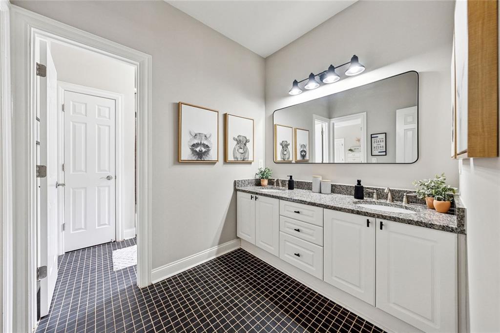HICKORY HILL ESTATES - Residential