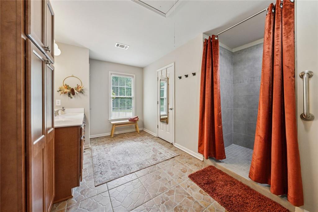 HICKORY HILL ESTATES - Residential
