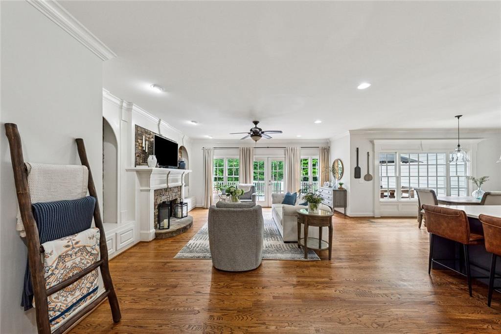 HICKORY HILL ESTATES - Residential