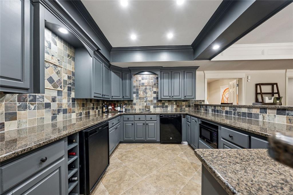 HICKORY HILL ESTATES - Residential