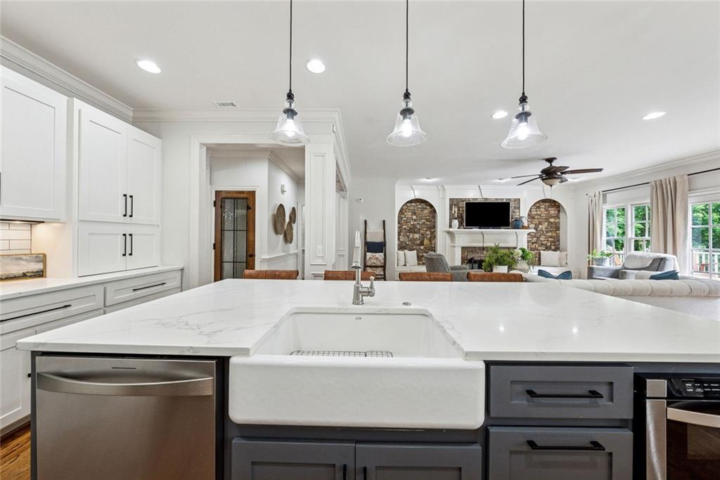 HICKORY HILL ESTATES - Residential