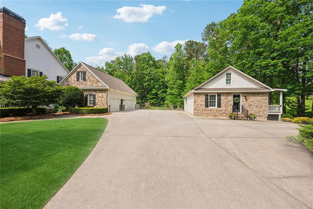 HICKORY HILL ESTATES - Residential