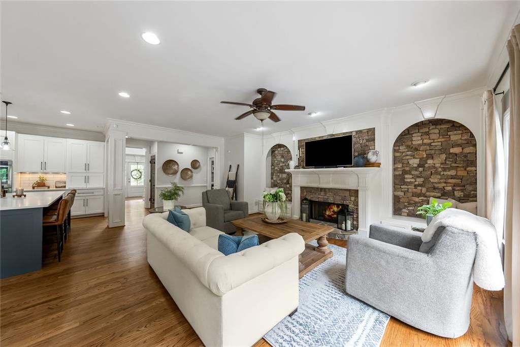 HICKORY HILL ESTATES - Residential