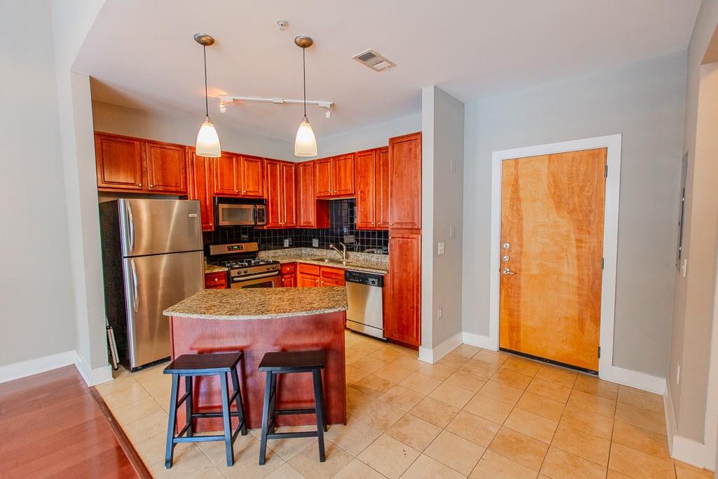 799 Hammond Drive 406