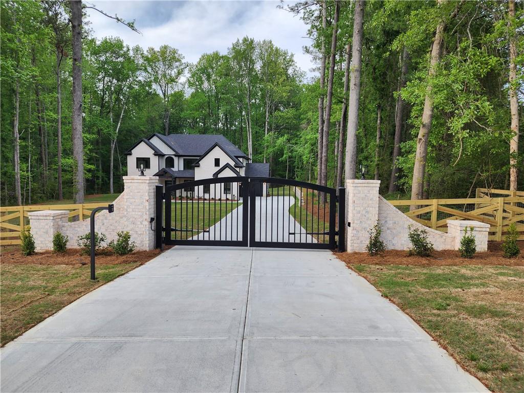 2205 Sugarloaf Parkway