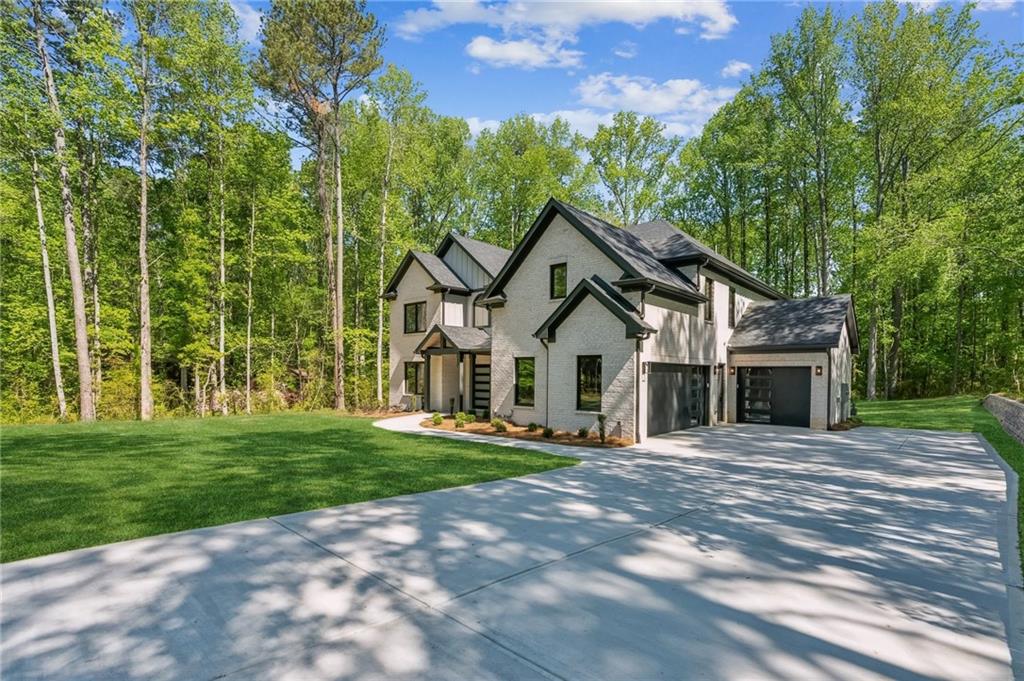 2205 Sugarloaf Parkway