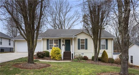 Homes For Sale - 5120 Oak Field Court<br/> Murrayville, GA 30564