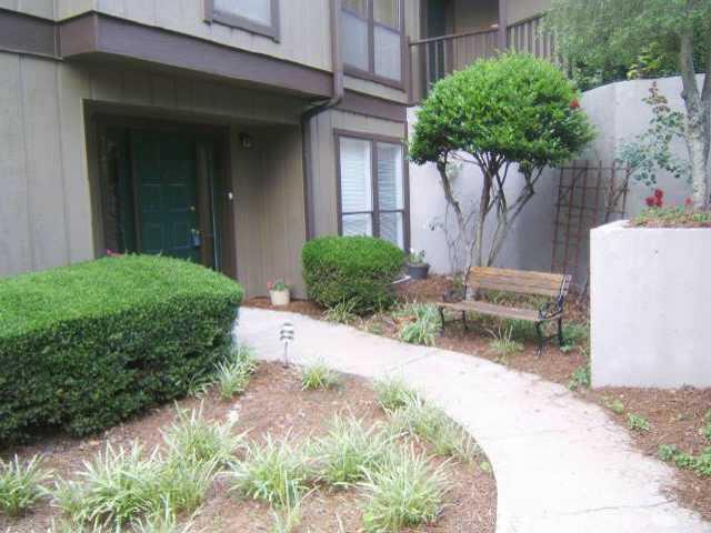 FROM PRIVATE COURTYARD ENTRY INTO HDWD FLR FOYER THIS CONDO IS TOP QUALITY! SMOOTH SURFACE COUNTERS,BLOND CABINETS-GROHE FIXTURES, CLEAR GLASS STEP IN SHOWER. SUPERSIZED MASTER BR & WALK-IN CLOSET! SUN ROOM OPENS TO PRIVATE PATIO W/NATURE VIEW. TILE,HDWDS,ALL APPLS. H20 FILTER & ESTATE SALE!