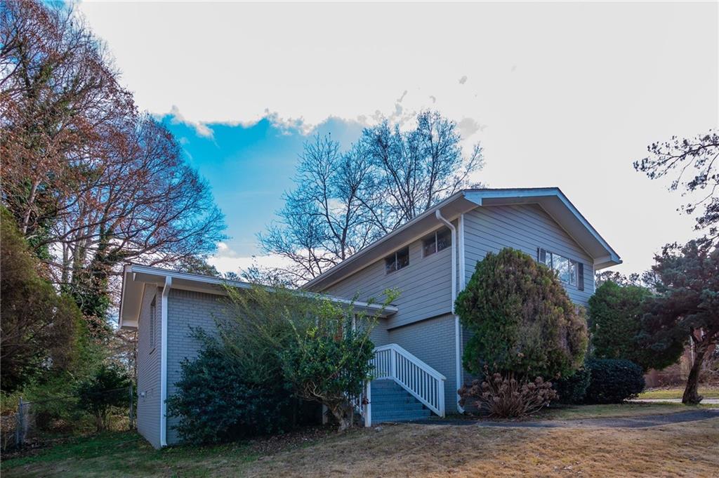 4557 Greenleaf Circle SW