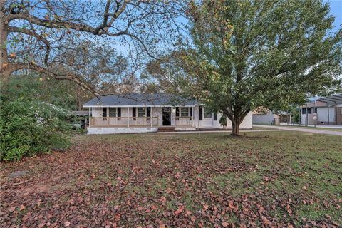 A home in Thomaston