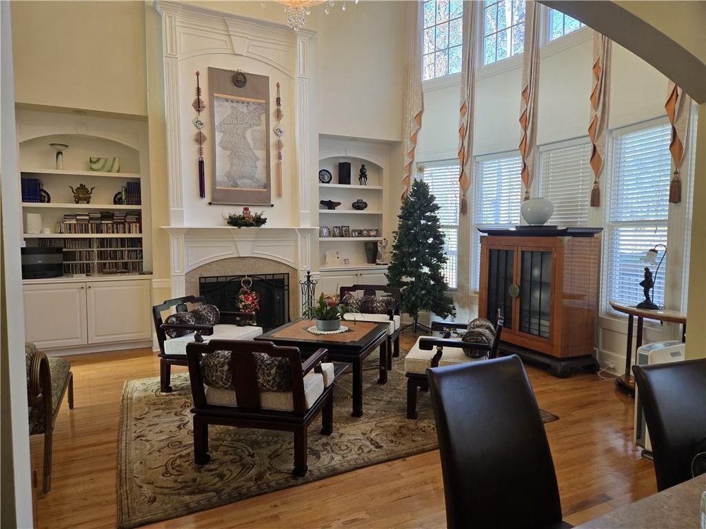 Gated prestige subdivision in Duluth, Fully furnished with upsccale furnitures , Full finished basement. If tenant don't want the furniture owner shall remove it.