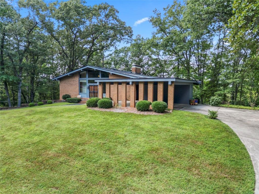 624 SUNSET Drive