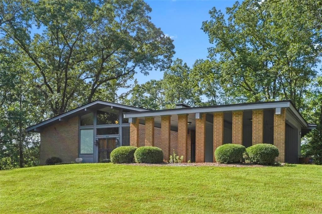 624 SUNSET Drive