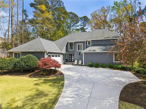 Homes For Sale - 10045 Bankside Drive<br/> Roswell, GA 30076