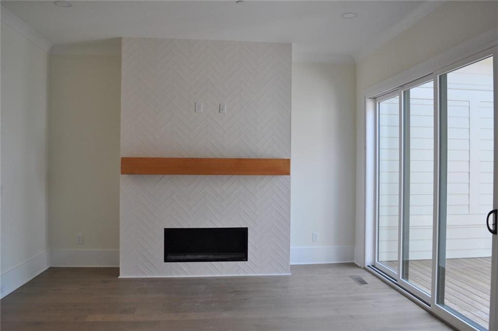 253 White Street NW