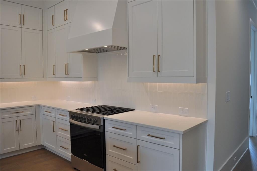 245 White Street NW
