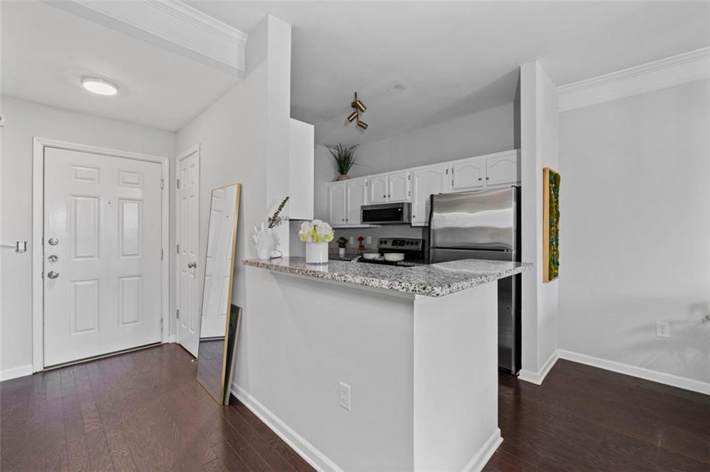 2700 PINE TREE Road NE 1211