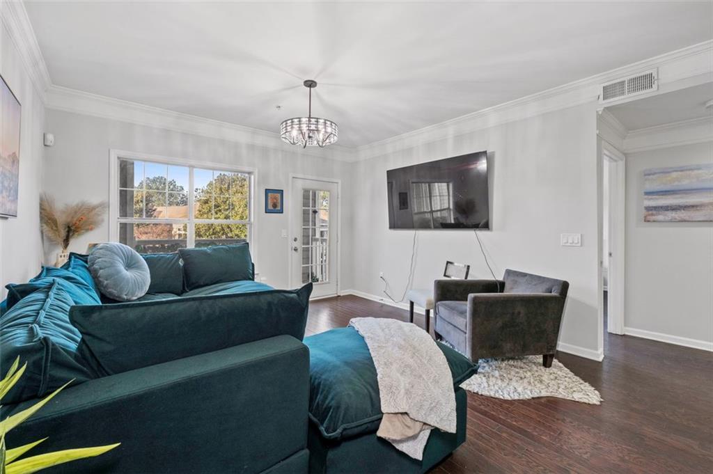 2700 PINE TREE Road NE 1211