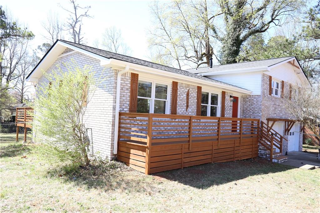 2110 E Cherokee Drive, Woodstock, Georgia image 2