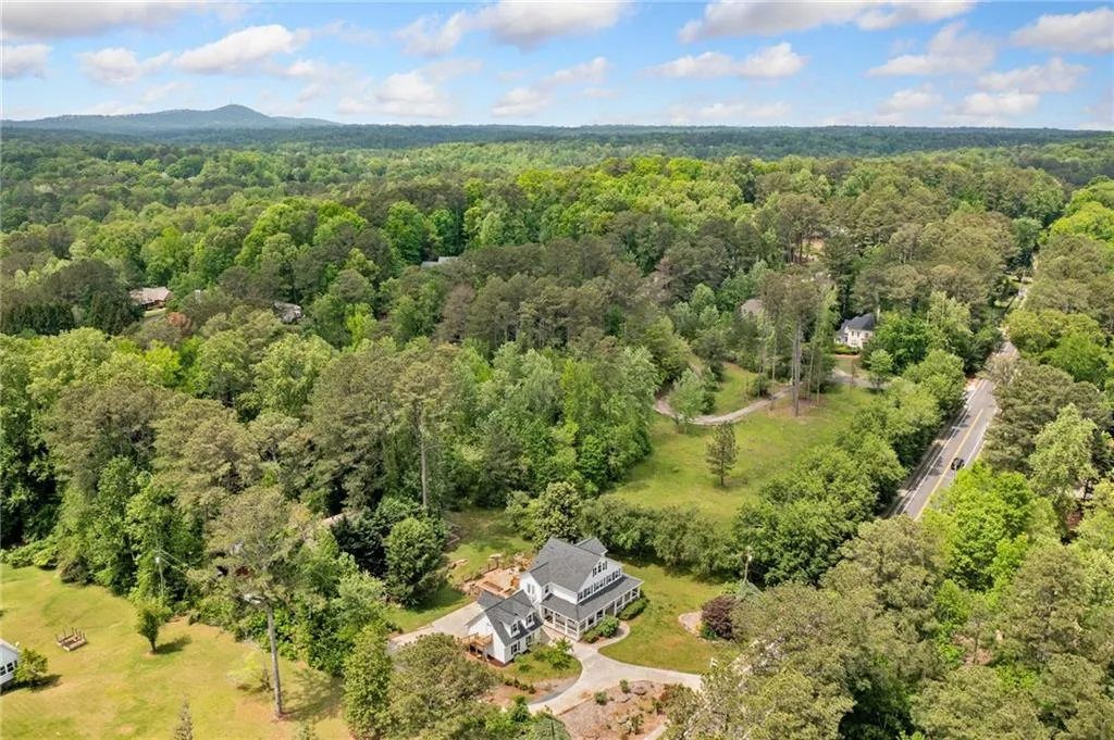 Roswell, Georgia 30075, United States, 4 Bedrooms Bedrooms, ,4 BathroomsBathrooms,Residential,Pending,113741