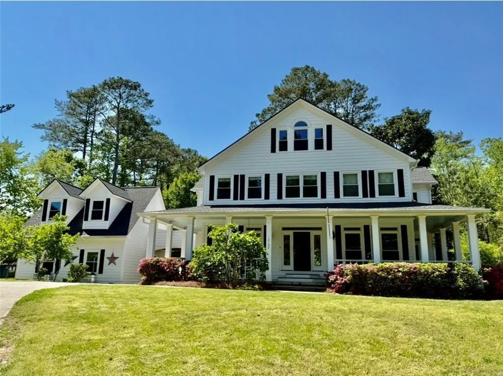 Roswell, Georgia 30075, United States, 4 Bedrooms Bedrooms, ,4 BathroomsBathrooms,Residential,Pending,113741