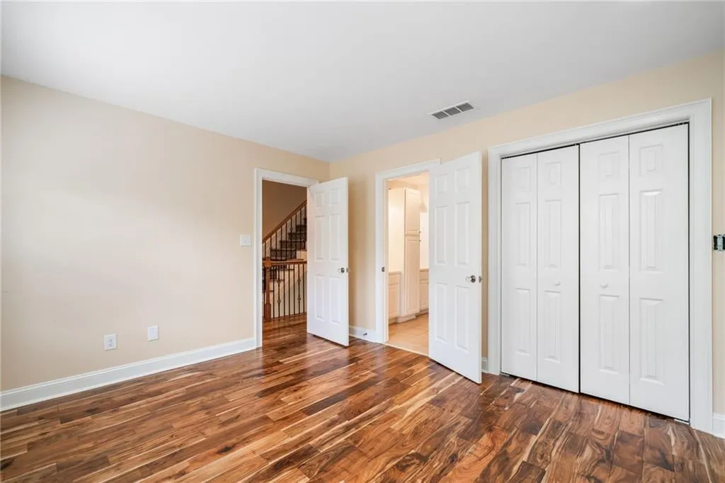 Roswell, Georgia 30075, United States, 4 Bedrooms Bedrooms, ,4 BathroomsBathrooms,Residential,Pending,113741