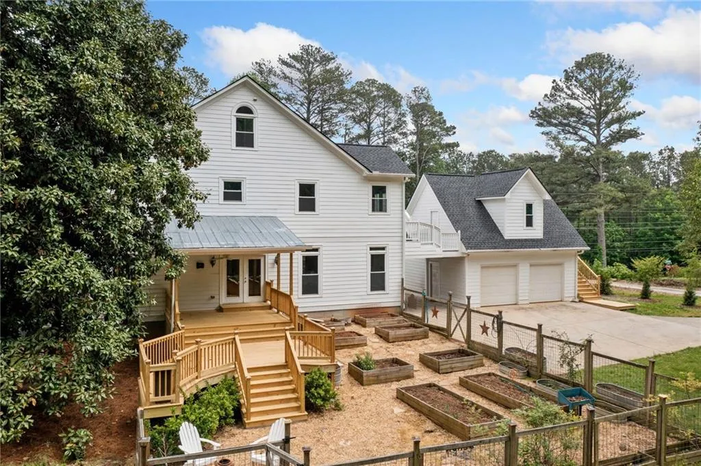 Roswell, Georgia 30075, United States, 4 Bedrooms Bedrooms, ,4 BathroomsBathrooms,Residential,Pending,113741