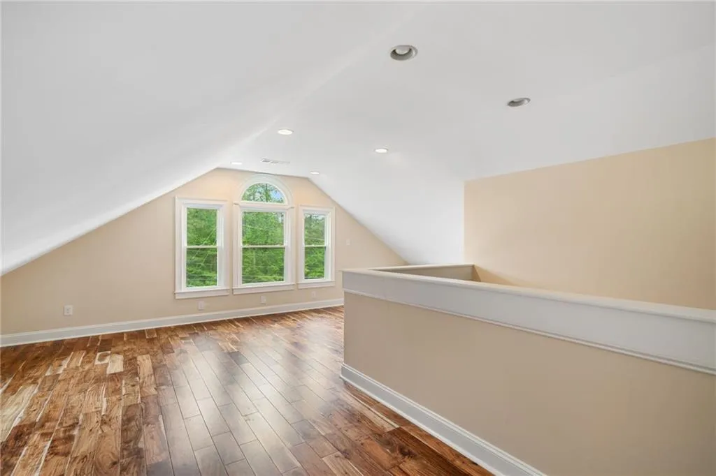 Roswell, Georgia 30075, United States, 4 Bedrooms Bedrooms, ,4 BathroomsBathrooms,Residential,Pending,113741