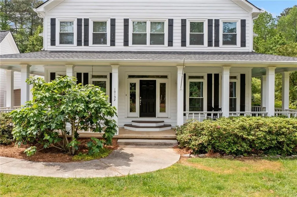 Roswell, Georgia 30075, United States, 4 Bedrooms Bedrooms, ,4 BathroomsBathrooms,Residential,Pending,113741