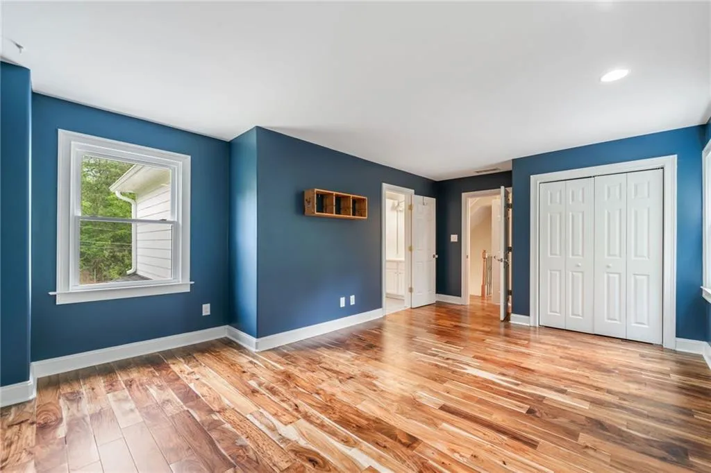 Roswell, Georgia 30075, United States, 4 Bedrooms Bedrooms, ,4 BathroomsBathrooms,Residential,Pending,113741