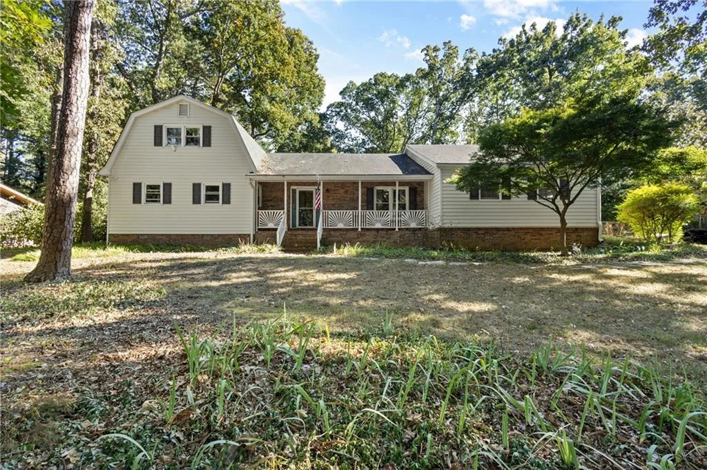 1676 Heritage Drive