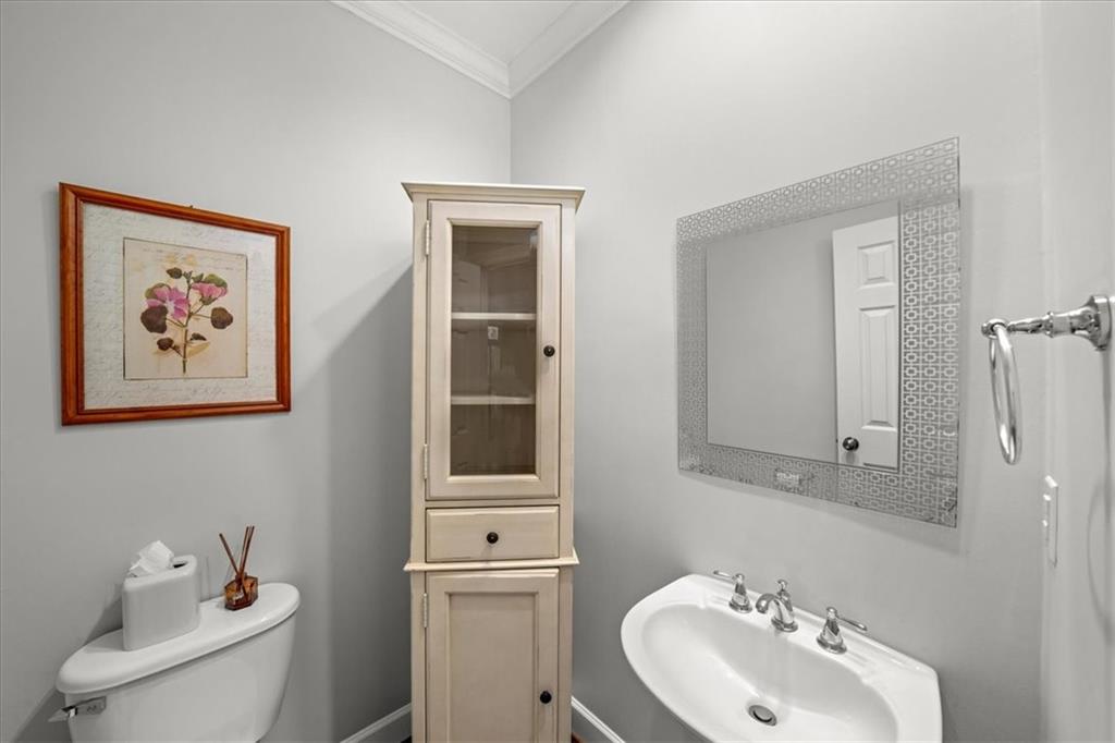 710 Greystone Park, Atlanta, Georgia image 6