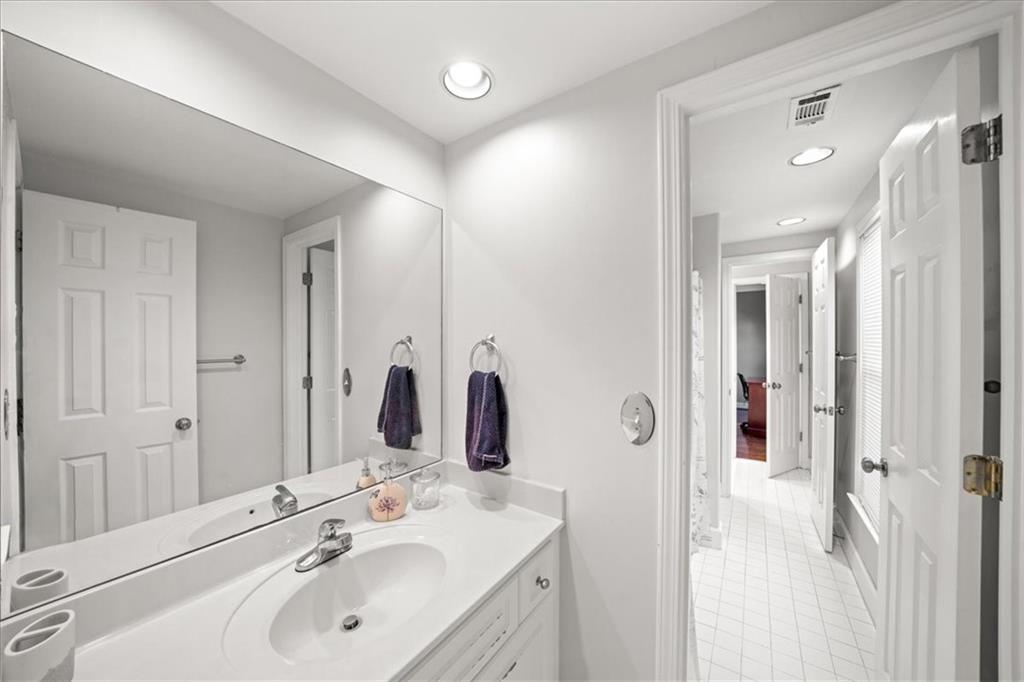 710 Greystone Park, Atlanta, Georgia image 18