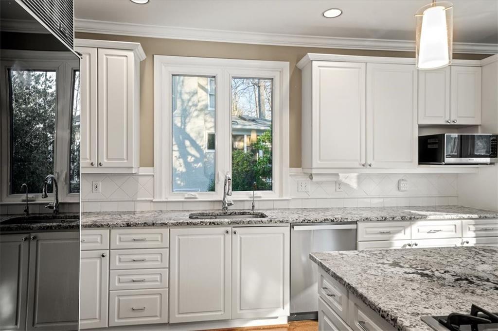 710 Greystone Park, Atlanta, Georgia image 13