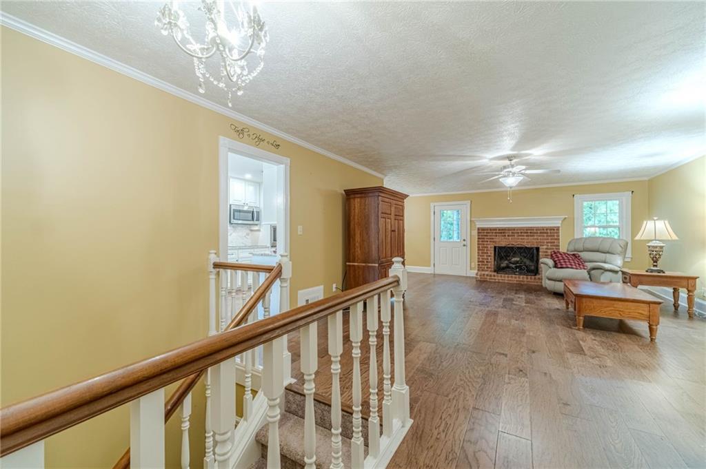 1600 Oleander Lane SW