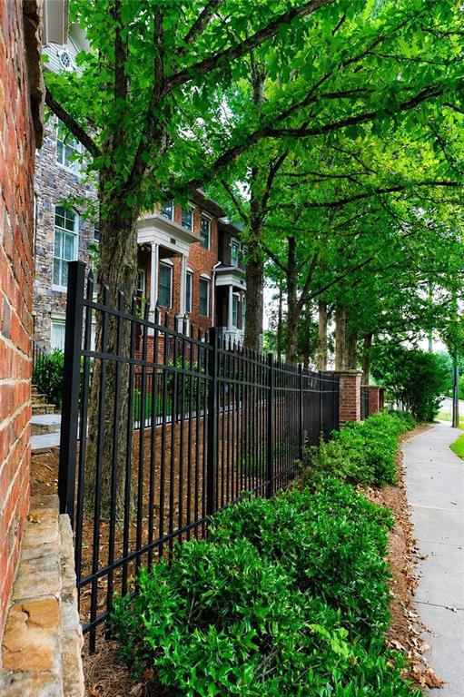 1085 Charles Towne Square