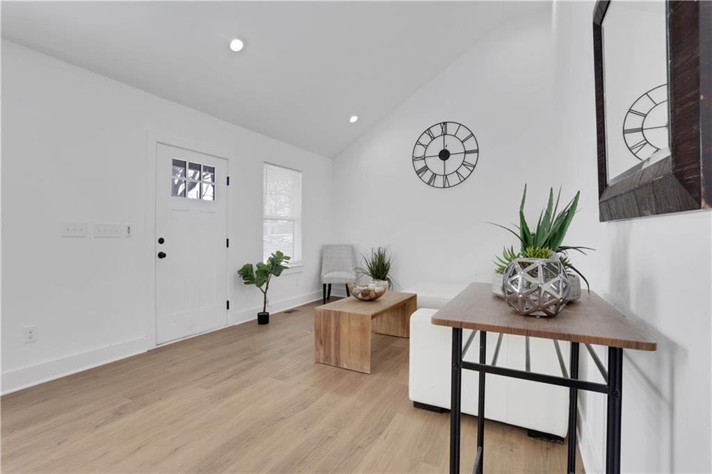 2019 Arlington Circle NW