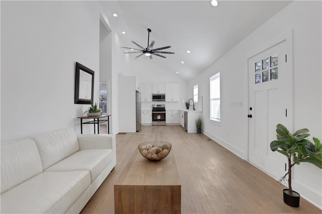 2019 Arlington Circle NW