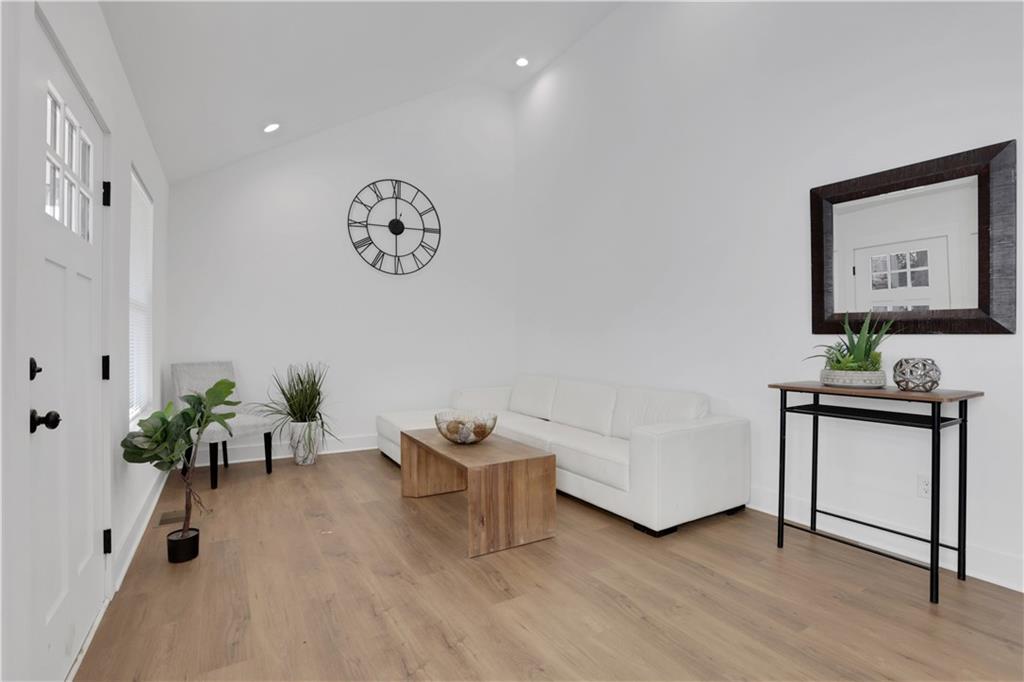 2019 Arlington Circle NW