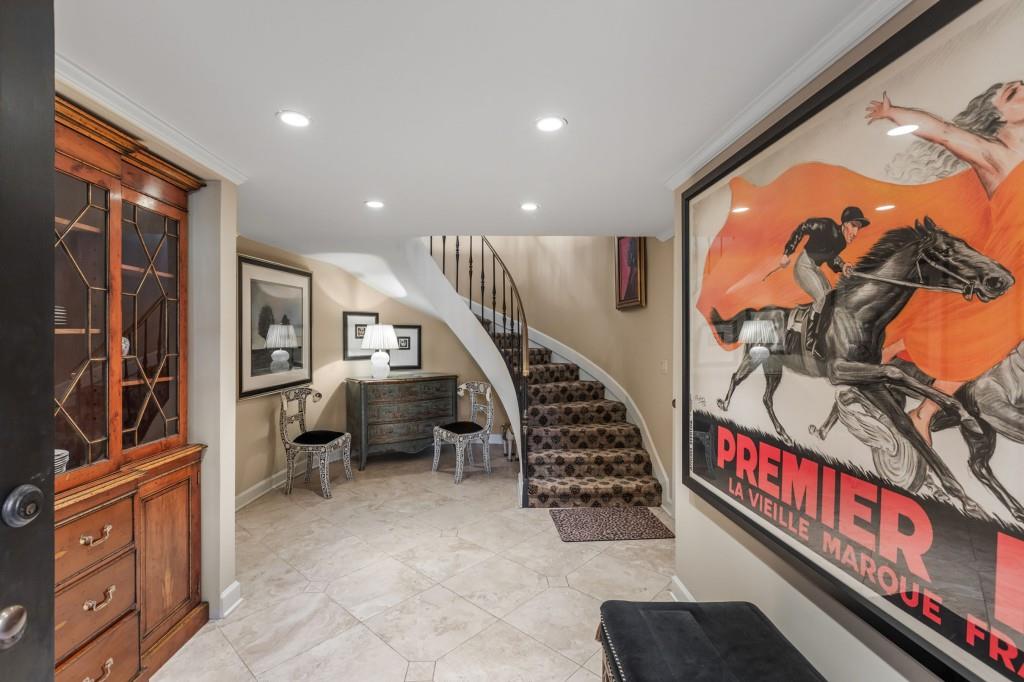 208 Jefferson Circle